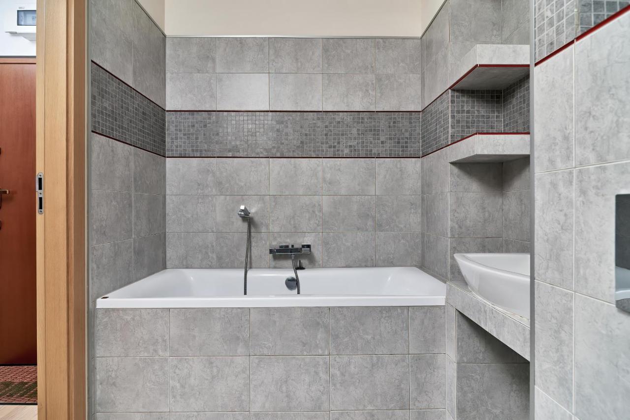 Apartament Spizowa Z Balkonem Wroclaw By Noclegi Renters Buitenkant foto